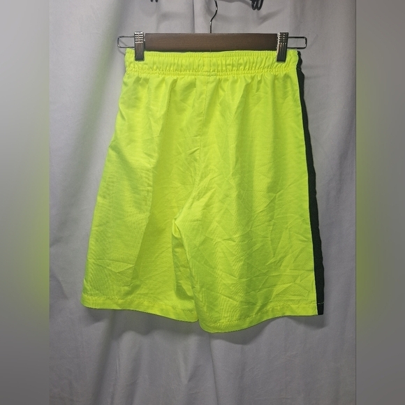 Nike kids bright color shorts size XL - Picture 3 of 4